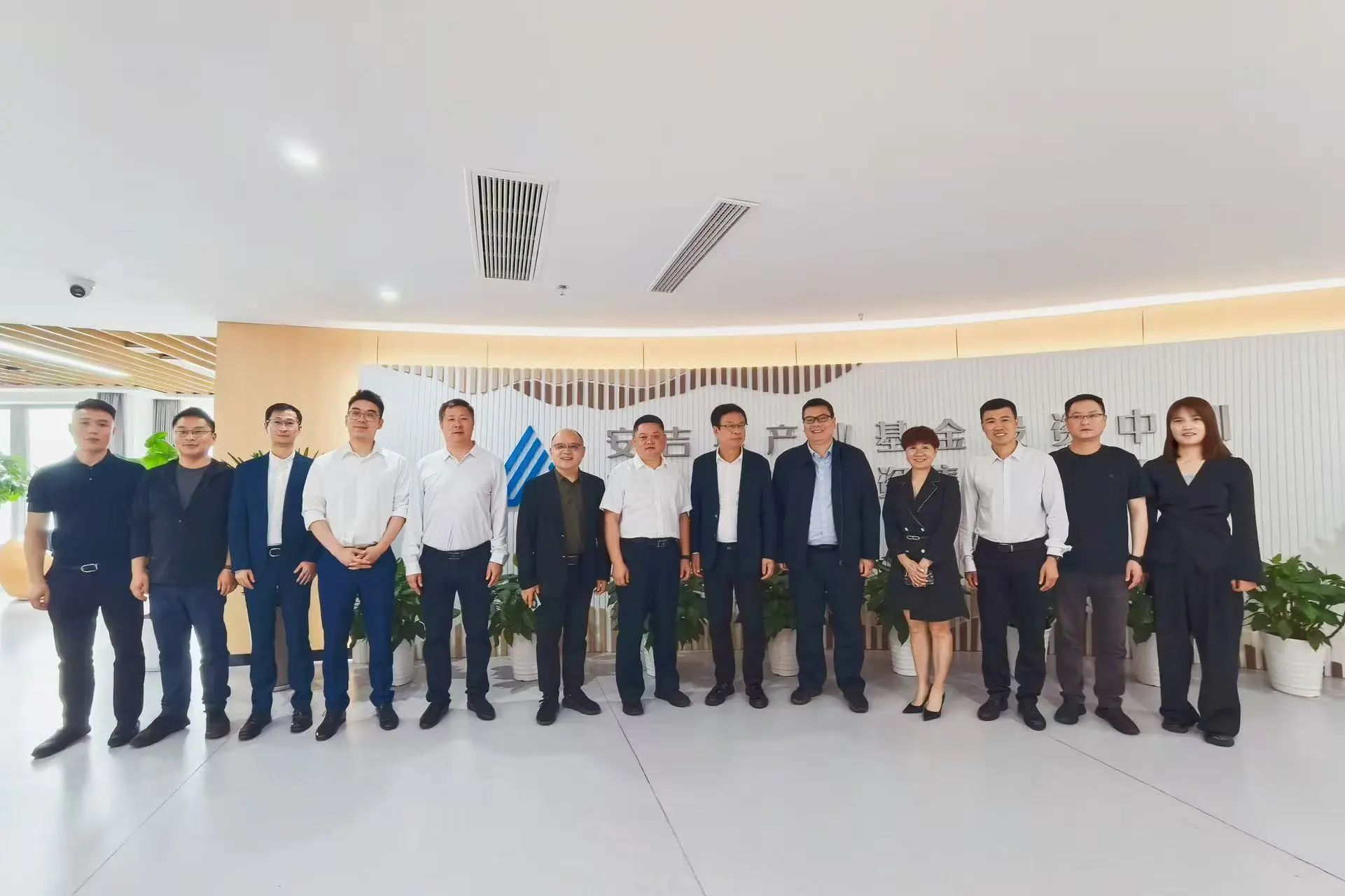 双城联动 共谋发展——清大明韵与Sunrise明韵阳光赴湖州考察交流